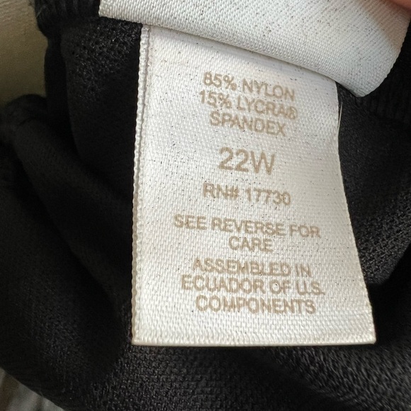 Stylish Black Garment - Picture 6 of 11